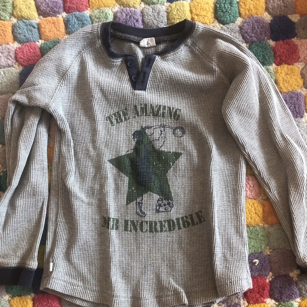 Boys EGG cool gray waffle shirt - size 6